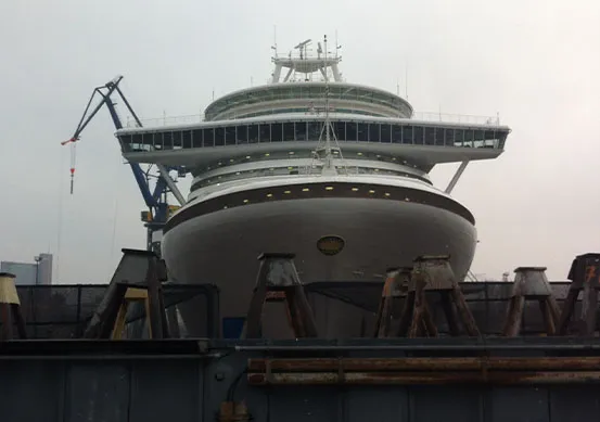 Verlängerung eines Kreuzfahrtschiffes